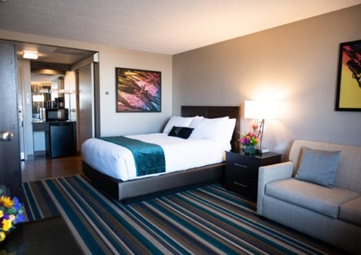 Signature 1 Queen Room