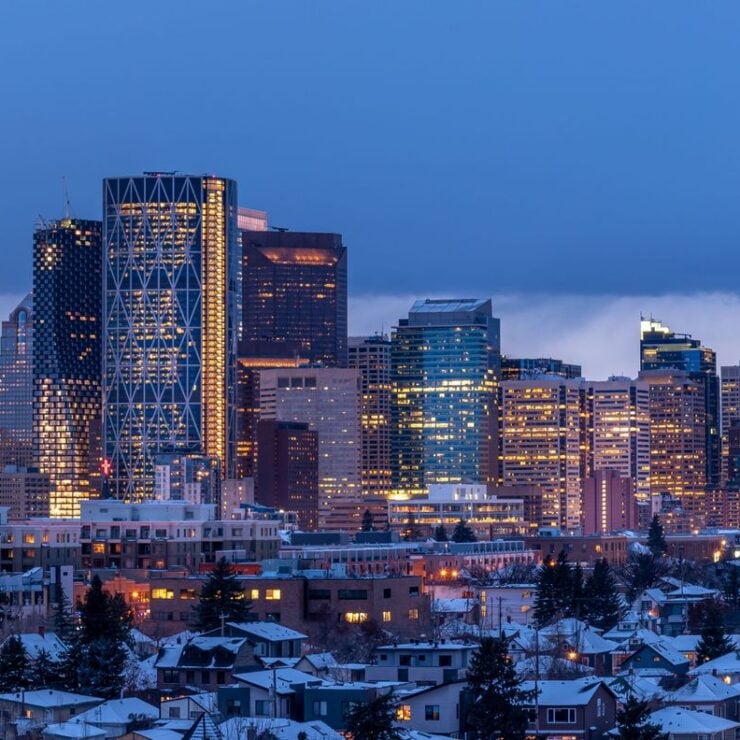 Staying Near Downtown Calgary Without Downtown Prices: A Smart Hotel Guide for Business and Leisure Travelers
